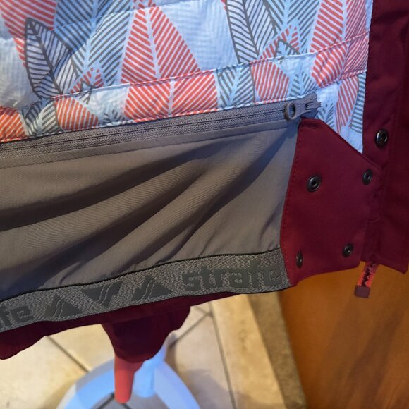 Strafe Water Resistant Hooded Ski Jacket Woman's - Picture 14 of 15